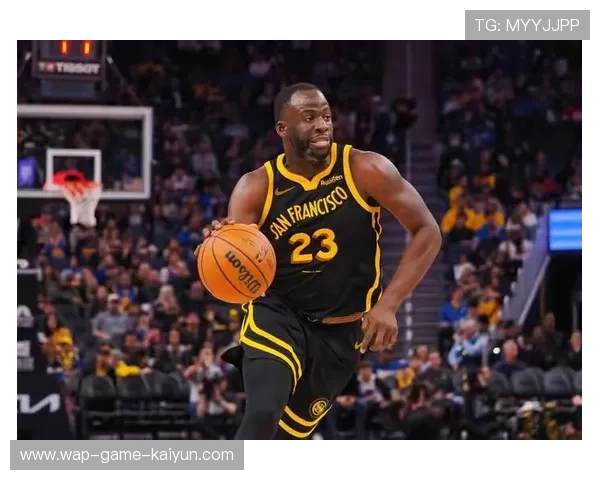 篮球运动员机场爆脾气，工作人员吓傻